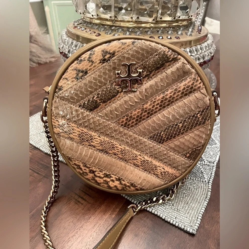 EUC Tory Burch Authentic Crossbody Bag At Awesome Prices To Buy Now & Save